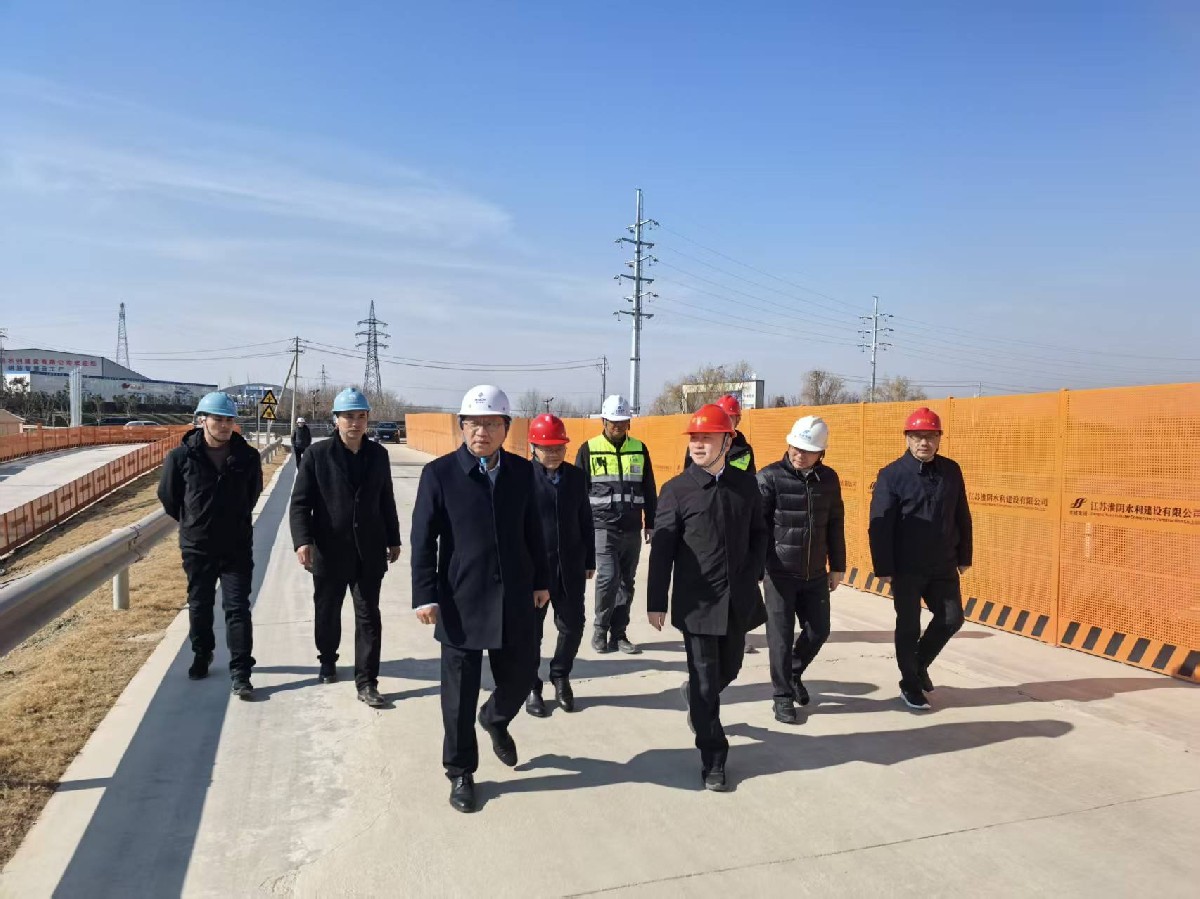 情暖寒冬赴一線 心系平安迎新年｜省水利廳副廳長(zhǎng)王冬生一行深入公司施工項(xiàng)目檢查指導(dǎo)工作并慰問一線值守員工